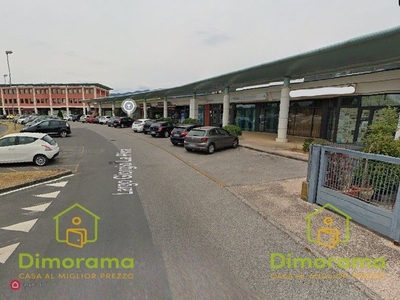 Negozio/Locale commerciale in Vendita in Largo Giorgio La Pira 1 a Massa e Cozzile