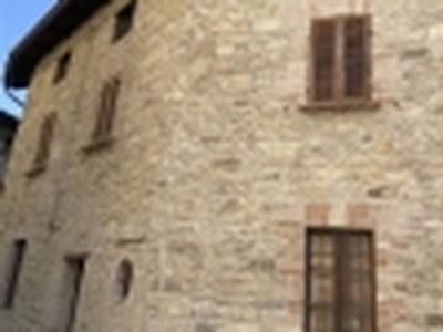 Palazzo / Stabile in vendita a Vernasca - Zona: Vigoleno