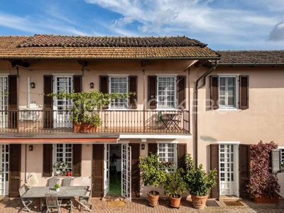 Esclusiva villa in vendita Via Papa Giovanni XXIII, Agrate Conturbia, Piemonte