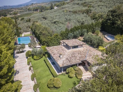 Prestigiosa villa in vendita Spello, Perugia, Umbria