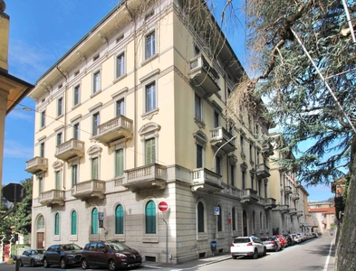 Prestigioso appartamento in vendita Como, Lombardia