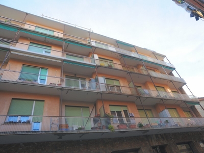 Quadrilocale in Vendita a Genova, zona Sestri Ponente, 84'000€, 67 m²