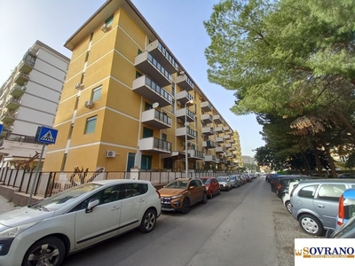 Quadrilocale in Vendita a Palermo, 155'000€, 120 m²