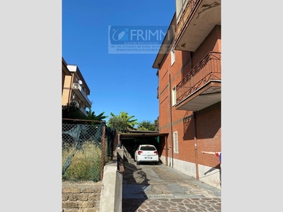 Quadrilocale in Vendita a Roma, 190'000€, 100 m²