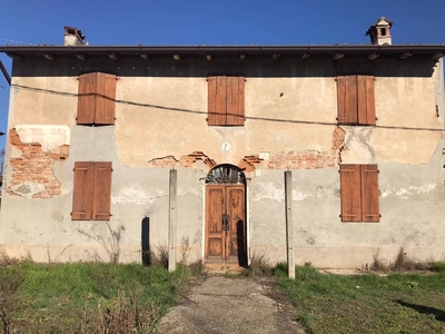 Rustico / Casale in vendita a Monticelli d'Ongina