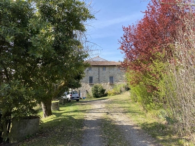 Rustico / Casale in vendita a Piozzano - Zona: San Gabriele San Nazzaro