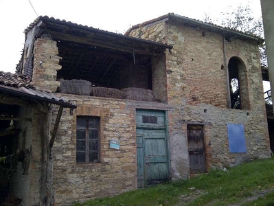 Rustico / Casale in vendita a Vernasca - Zona: Borla