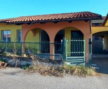 Semindipendente - Villa a schiera a Scarnafigi