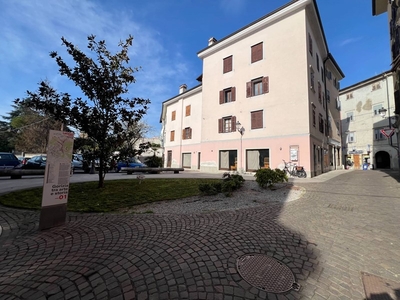 Trilocale in Vendita a Gorizia, zona Centro storico, 98'000€, 104 m²