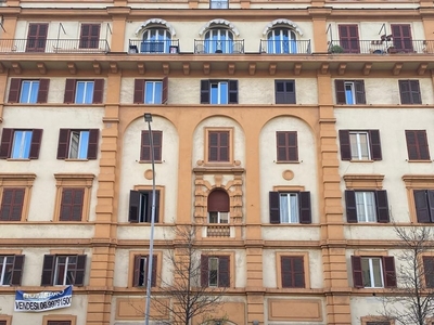 Trilocale in Vendita a Roma, zona San Giovanni, 395'000€, 90 m²