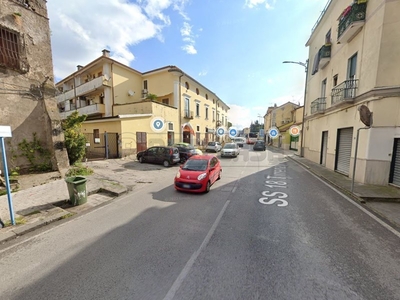 Trilocale in Vendita a Salerno, zona SAN LEONARDO, 170'000€, 70 m²