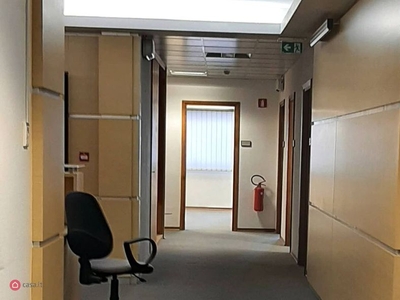 Ufficio in Affitto in Via Sardegna a Roma