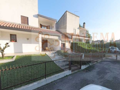 Villa a Schiera in Vendita ad Noale - 180146 Euro