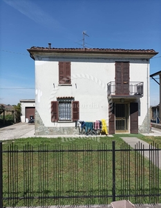 Villa Bifamiliare in vendita a Monticelli d'Ongina