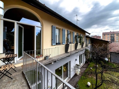 Villa di 445 mq in vendita Via Mauro Venegoni, 87, Legnano, Lombardia