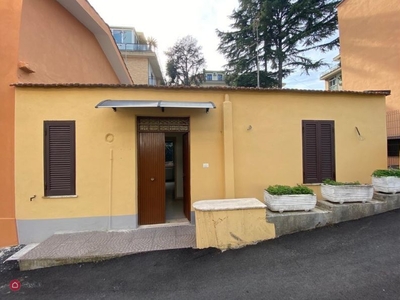Villa in Affitto in Via dei Due Ponti 259 a Roma