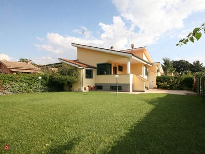 Villa in Affitto in Via Grigno a Roma