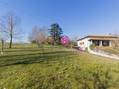 Villa in vendita a Ziano Piacentino - Zona: Fornello