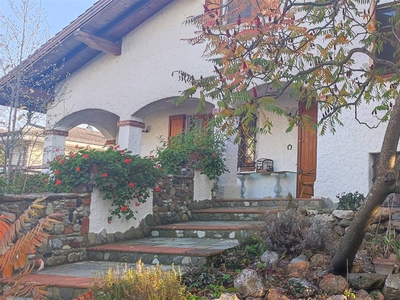 Villa in vendita a Gazzola - Zona: Tuna