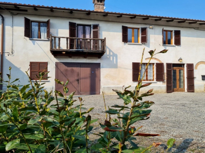 Villa in vendita a Gropparello - Zona: Sariano
