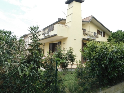 Villa in vendita a Ravenna - Zona: Castiglione di Ravenna