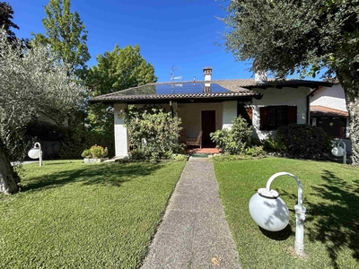 Villa in vendita a Rivergaro - Zona: Fabiano