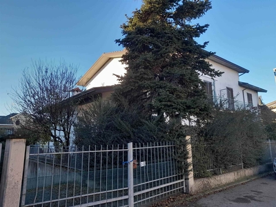 Villa in vendita a Rottofreno - Zona: San Nicolò