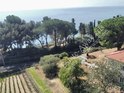 Prestigiosa villa in vendita Corso Montecarlo, Ventimiglia, Imperia, Liguria