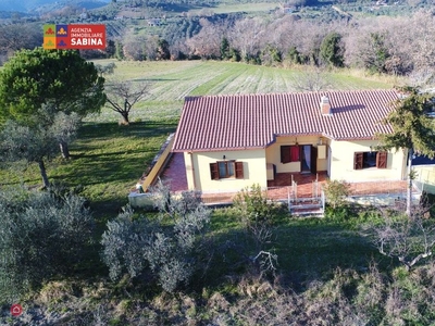 Villa in Vendita in Via San Giovanni a Casperia