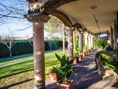 Prestigiosa villa in vendita Via Madonna di Campagna, Bastia umbra, Perugia, Umbria