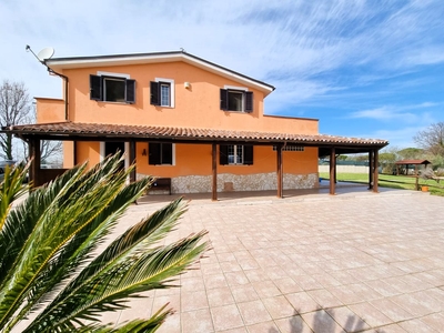 Villa in Via Collano , 25, Poggio Nativo (RI)