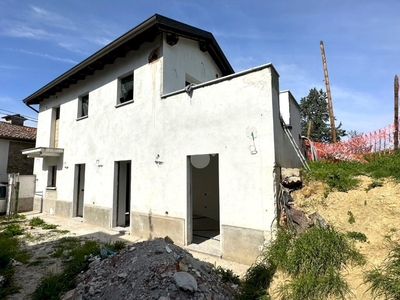 Casa indipendente in vendita