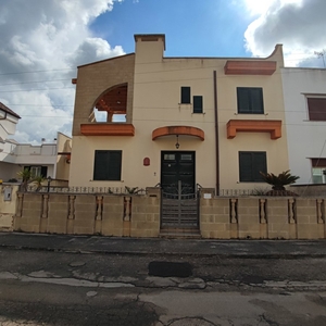 Casa indipendente di 460 mq in vendita - Alliste