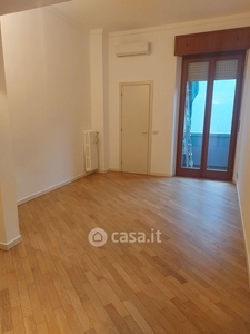 Appartamento in Vendita in Via dei Contarini 5 a Milano