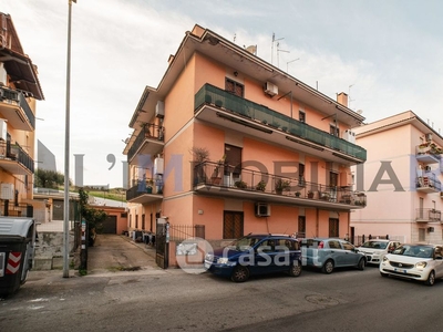 Appartamento in Vendita in Via Portuense a Roma