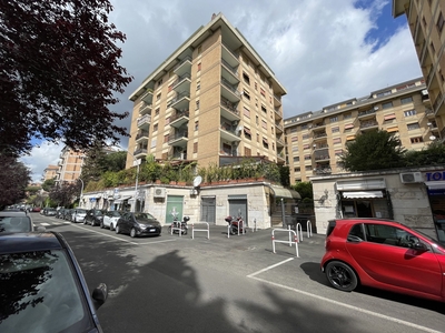 Appartamento in Via Luigi Lilio , 95, Roma (RM)