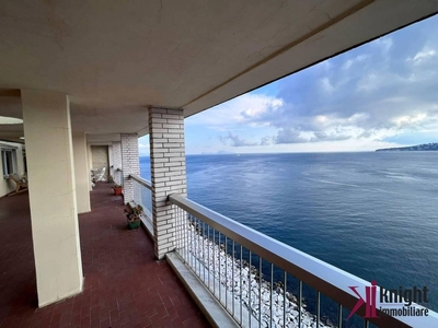 Prestigioso attico di 90 mq in vendita Via Chiatamone, Napoli, Campania