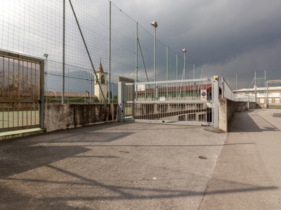 Box singolo nel centro di Abbadia: Comodità e Sicurezza