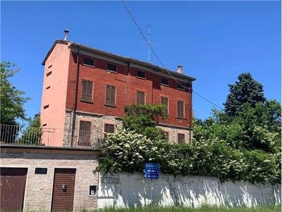 Casa Indipendente in Frazione Colombato, 3, Montecalvo Versiggia (PV)
