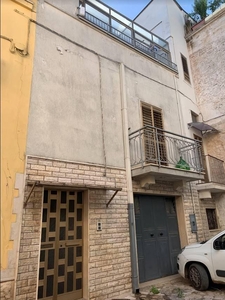 Casa indipendente in vendita a Acquaviva Delle Fonti