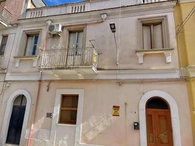 Casa indipendente in vendita a Acquaviva Delle Fonti