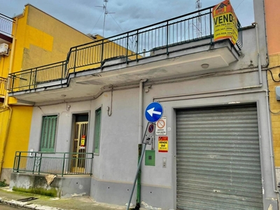 Casa indipendente in vendita a Acquaviva Delle Fonti