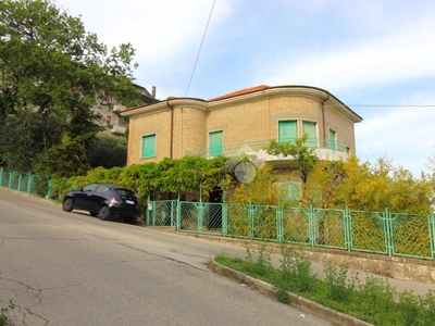 Casa indipendente in vendita a Castorano
