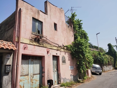 Casa singola in vendita a Trecastagni Catania