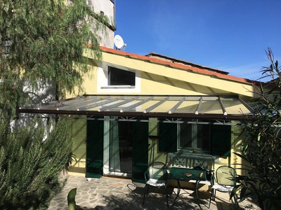 Casa vacanze 'Modernes Casa Camillo Im Olivenhain' con vista sulle montagne, terrazza e Wi-Fi