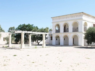 Esclusiva villa di 400 mq in vendita Via Roberto Bruno , 1, Lecce, Puglia