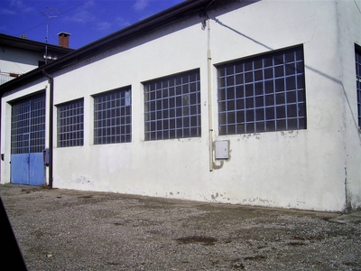Garage / posto auto in affitto a Mantova Gambarara