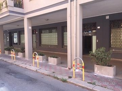 Grande locale 200mq fronte strada centro Cagliari