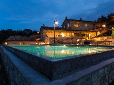 Esclusiva Casa Indipendente di 400 mq in affitto Casole d'Elsa, Italia