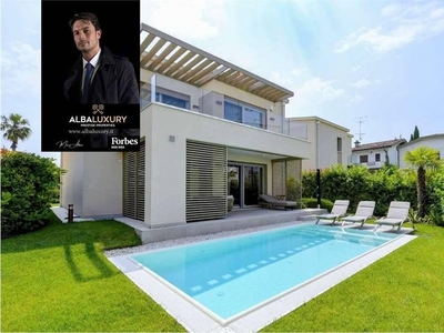 Prestigiosa villa di 230 mq in vendita Via Amendola , 18, Sirmione, Brescia, Lombardia